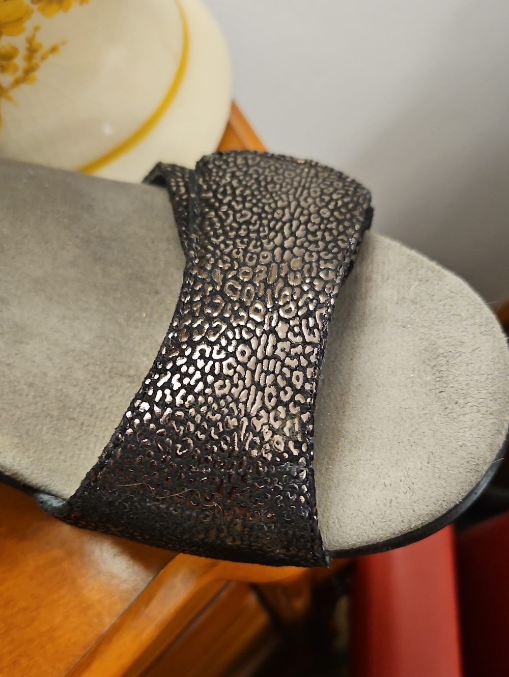Dansko Metallic Black Animal Print Wedges Black 9M/ EUC - Picture 9 of 16